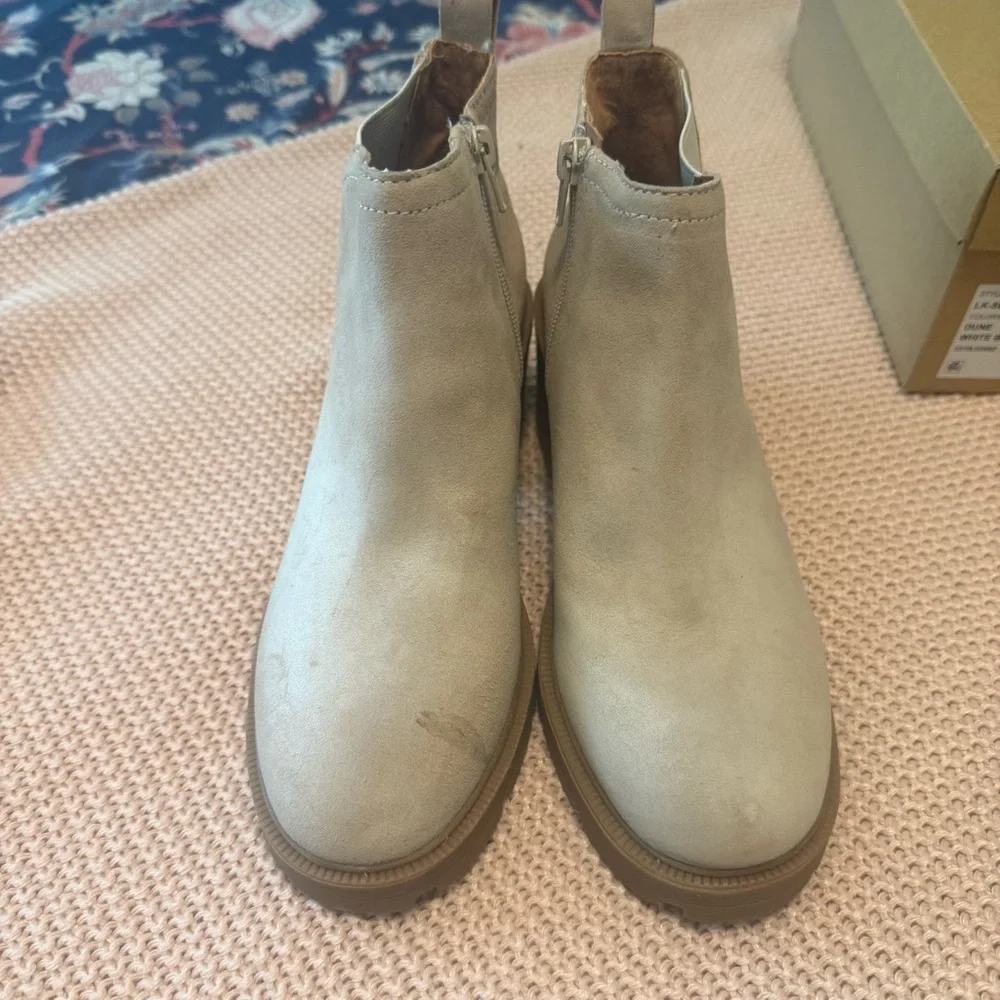 NWT Lucky Brand Sumah Platform Bootie in Dune Suede size 8